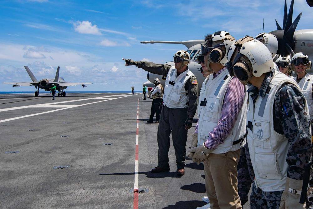 皇冠信用盘押金多少_中美突发在南海过招皇冠信用盘押金多少,歼-16或首次遭遇美军F-35C,美国又装聋作哑