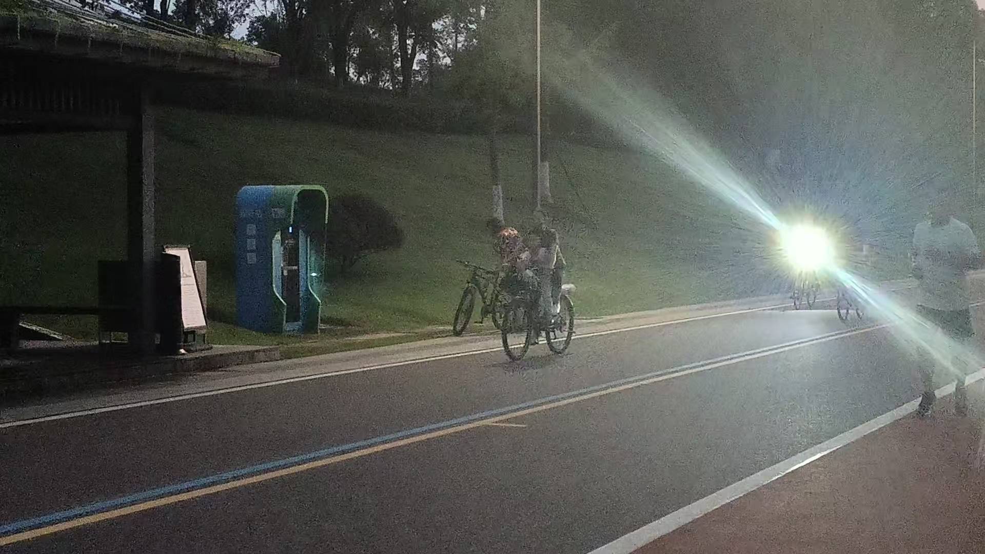 体育皇冠信用网_“时不时看到120来！”长沙一公园夜骑事故频发体育皇冠信用网，记者探访！多方回应