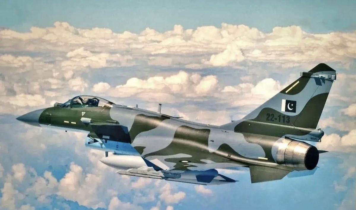 皇冠信用网开户_俄军大运刚刚离开皇冠信用网开户，伊朗军用机场突发爆炸，苏-35比歼-10先到货？