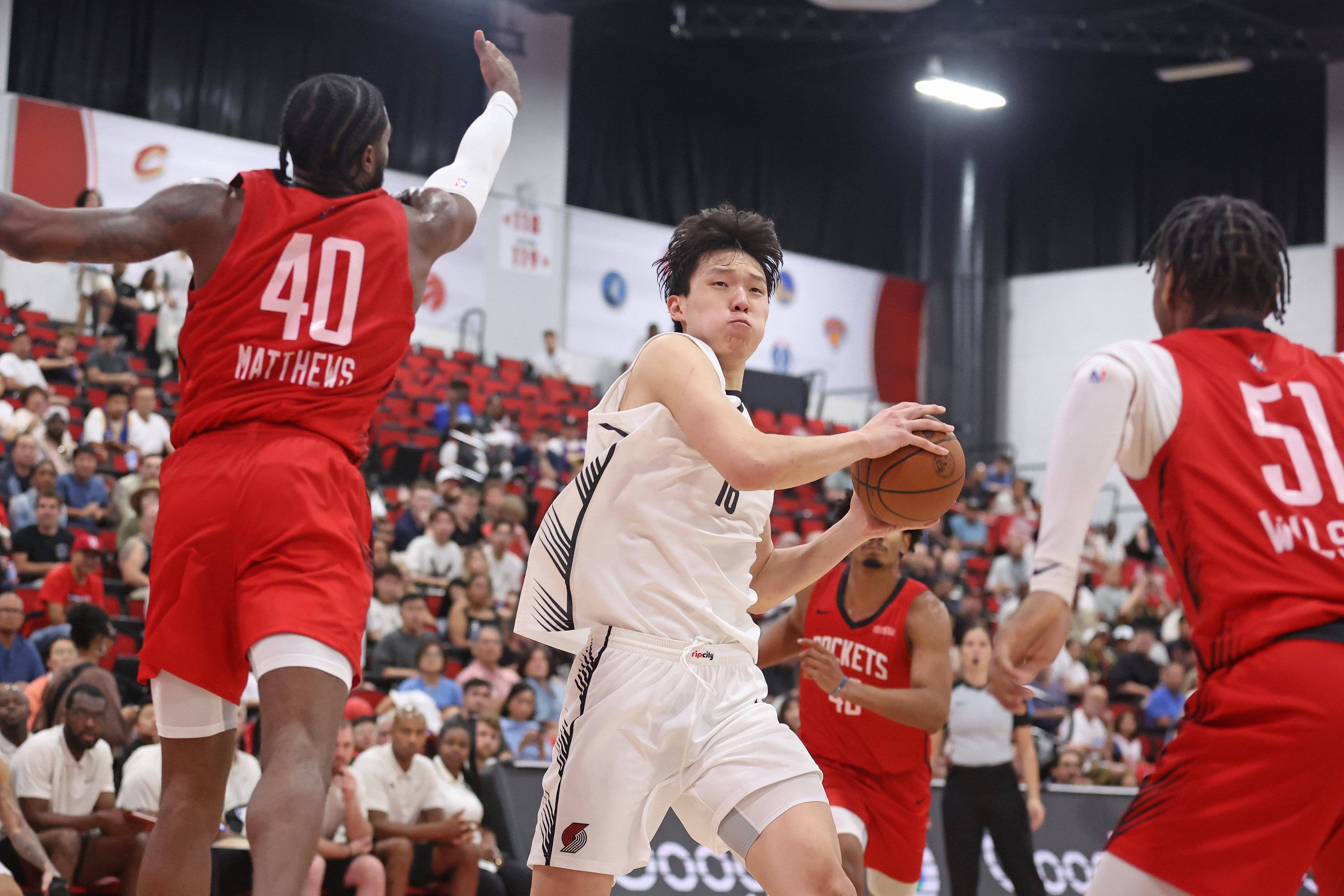 皇冠信用網怎么租
_杨瀚森8+8+5+3篮板创新高 夏联G4开拓者击败火箭