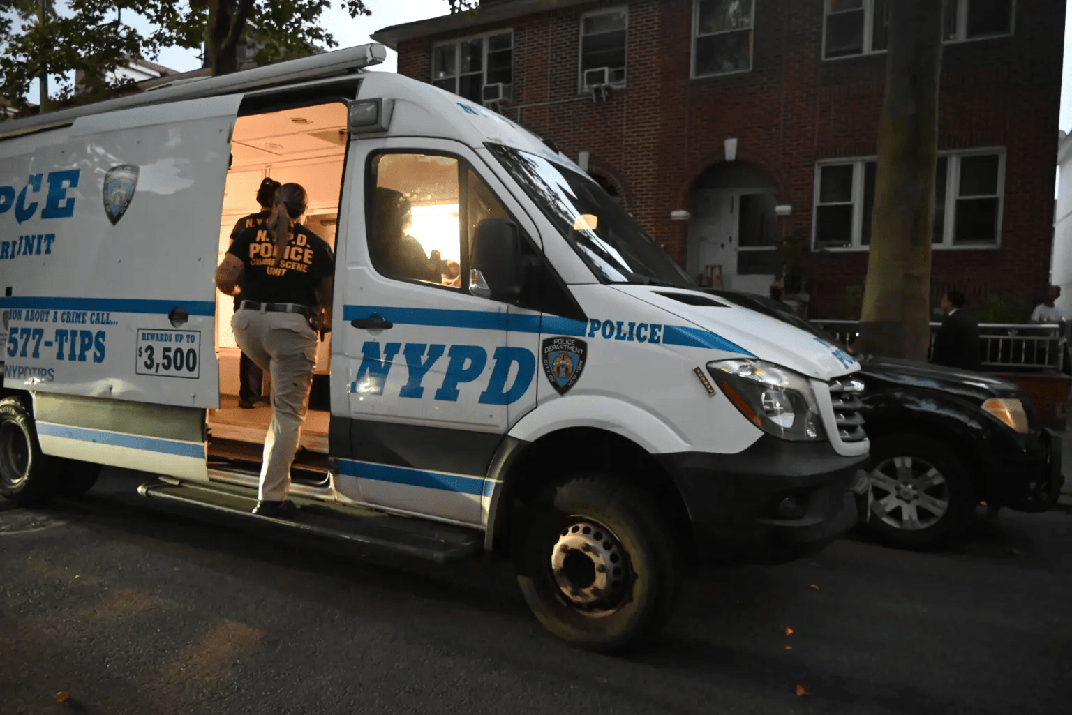 皇冠信用网平台出租_86岁华人在美国家中死亡一星期皇冠信用网平台出租，脖子上缠着围巾，埋在棉被里