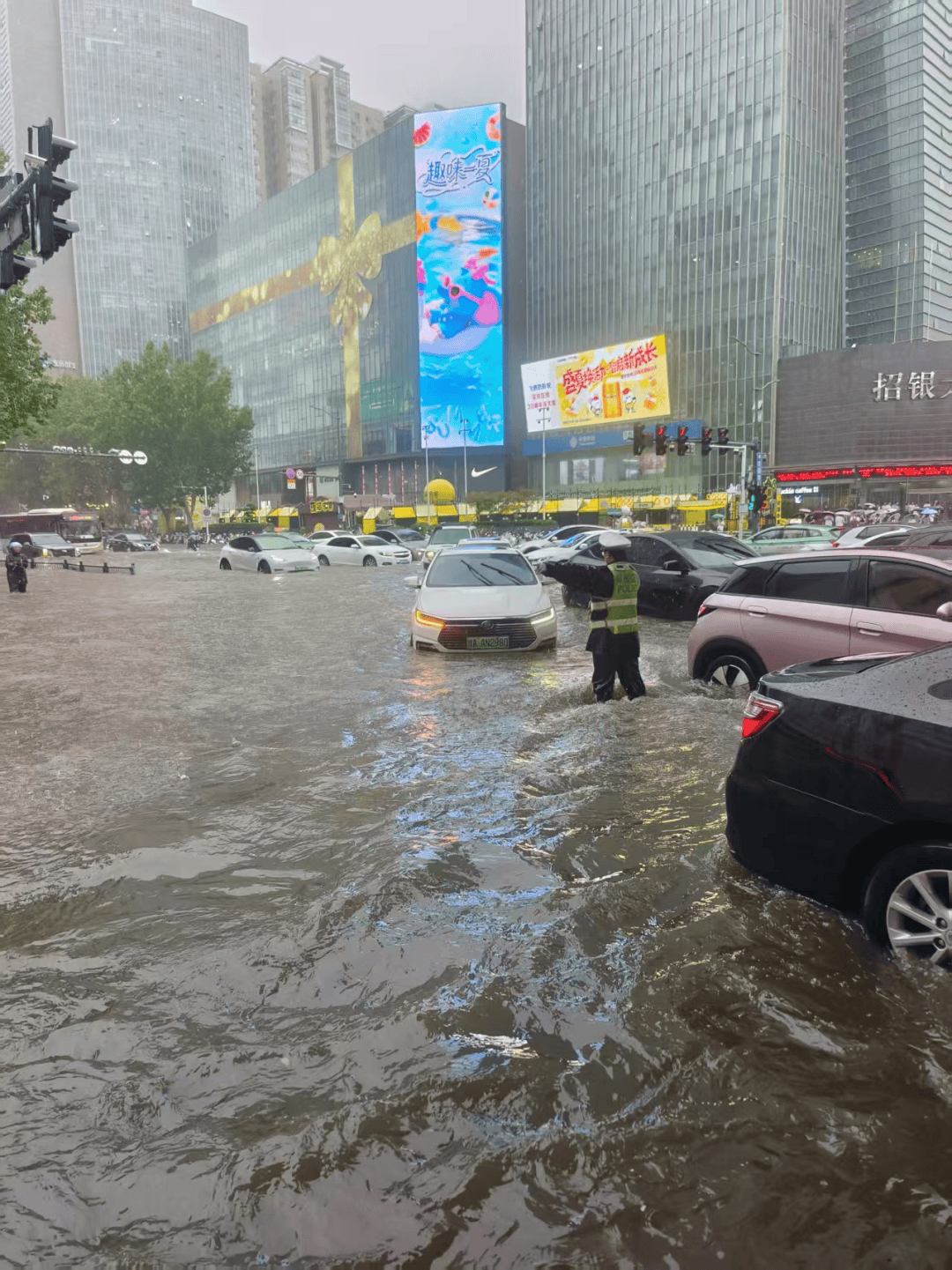 皇冠信用网登2代理
_郑州:全市停产、停业、停课、停运