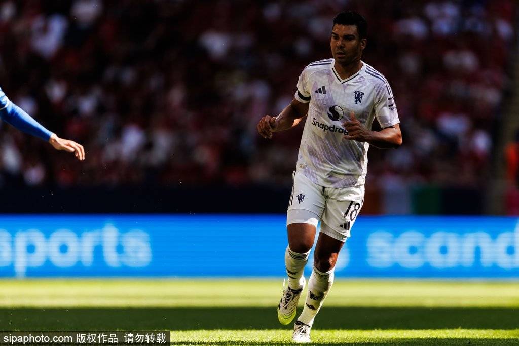 英格兰冠军联赛_勒伯夫：如果我是塞斯科英格兰冠军联赛，我会选择纽卡而非曼联