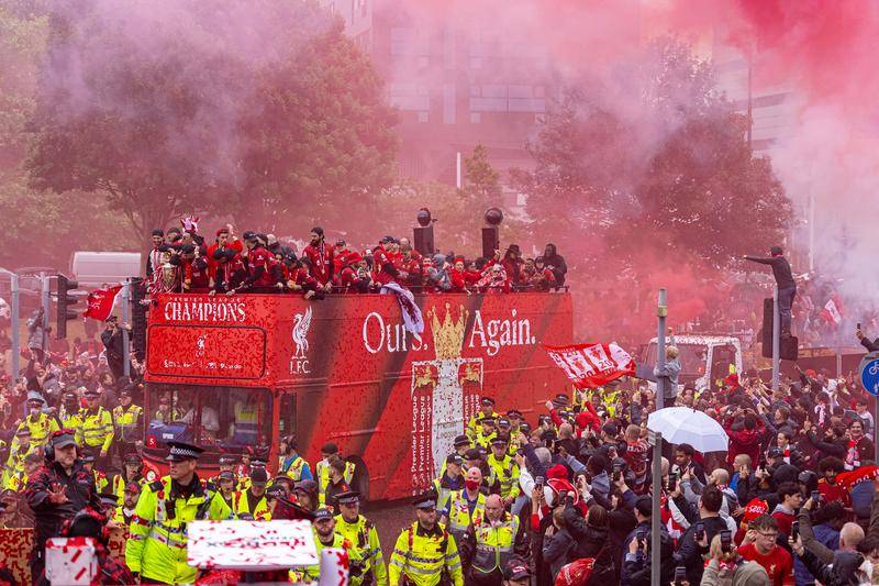 皇冠信用网怎么申请
_英超前瞻:利物浦有懈可击 新赛季军枪城车四队争冠