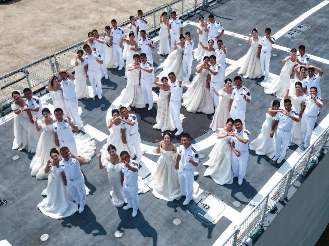 英格兰超级联赛_恭喜英格兰超级联赛，他们结婚了！