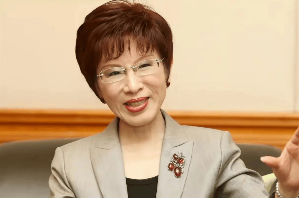 成都蓉城vs.上海海港_大陆高层会见洪秀柱成都蓉城vs.上海海港,握手30秒大有说法,台当局回退立场寻求自保