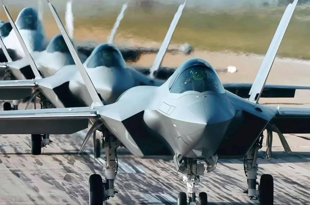 世界杯2026欧洲外围赛_中国歼-35最新画面世界杯2026欧洲外围赛！6枚中距弹、隐藏登机梯首次曝光！