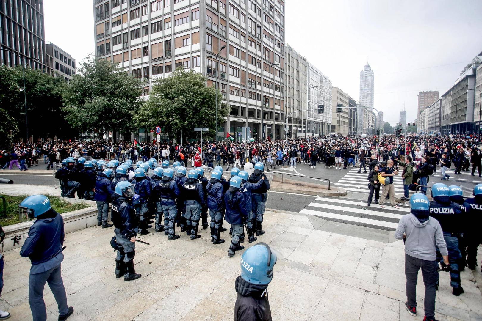 皇冠信用盘占成代理_英法加澳承认巴勒斯坦国后皇冠信用盘占成代理，数万意大利人走上街头声援加沙：该做出改变了！