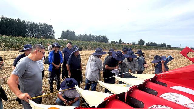 皇冠信用網_全国26家实验室参与皇冠信用網！由雷沃支持的这场“田间论剑”举行