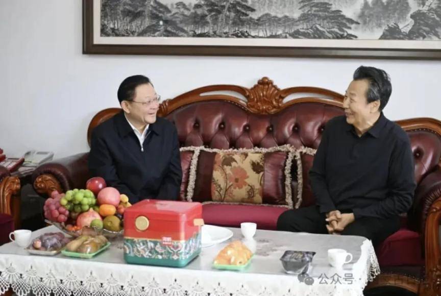 NBA足球平台_王伟中看望正省级老同志