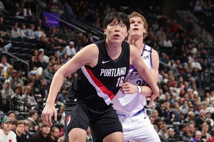 信用网如何申请_杨瀚森迎NBA常规赛首秀信用网如何申请，两罚全中拿到个人NBA生涯首分；此前出场时播音字幕都是中文