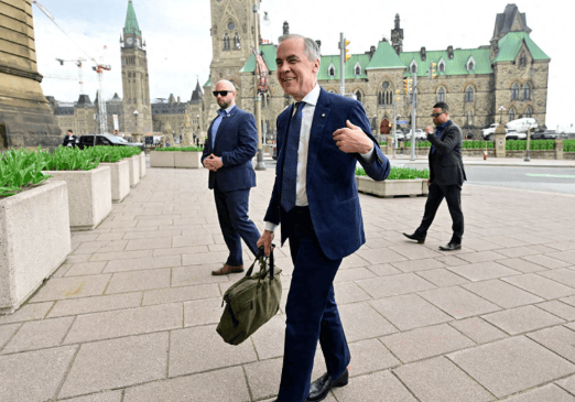 如何注册皇冠足球代理_特朗普深夜发文如何注册皇冠足球代理，宣布终止谈判！中国已接到通知，美亲密盟友倒戈？卡尼对华抛出橄榄枝