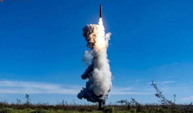 皇冠ag mos011_全球独一份皇冠ag mos011，中国洲际导弹车为啥要“横着走”？这里面真有大讲究