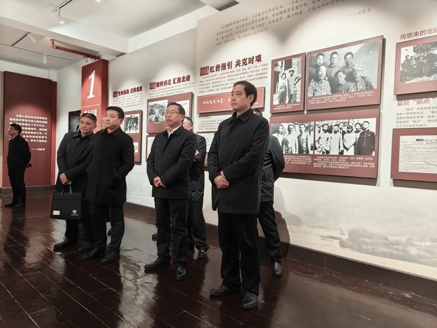 皇冠官方
_重庆社会主义学院党组书记、副院长皇冠官方
,市委统战部副部长毛平赴北碚调研社会主义学院建设