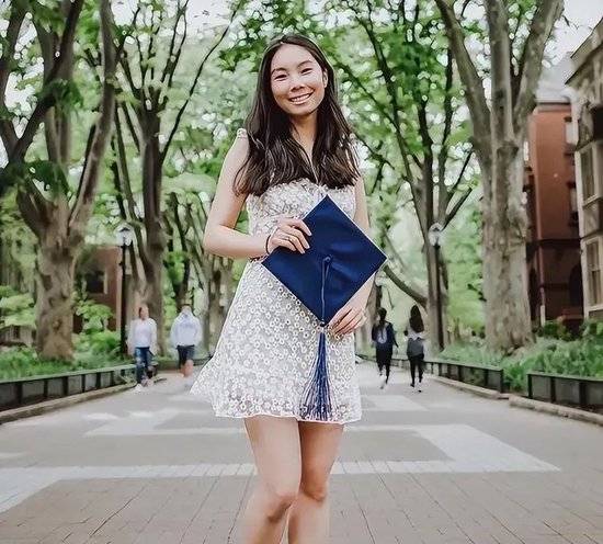 皇冠信用网_宗庆后与私生子的合影曝光皇冠信用网，五官神似（组图）