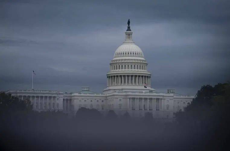 皇冠信用網代理
_特朗普真急了皇冠信用網代理
,下令停止所有对华卡脖子措施,给中国独一份待遇,只为让中国答应一件事?