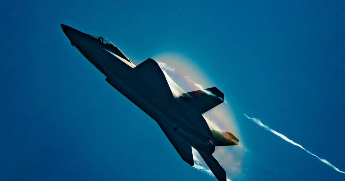 怎么开皇冠信用平台_都见不得中国强大！歼20隐身战机飞越对马海峡怎么开皇冠信用平台，美日罕见没发现？