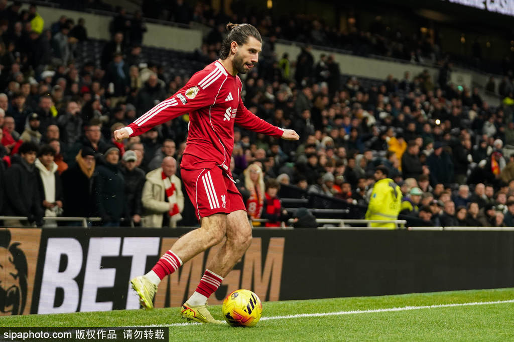 皇冠信用网代理电话_观战台：曼联恶战纽卡+切尔西火拼维拉 曼城冲八连胜